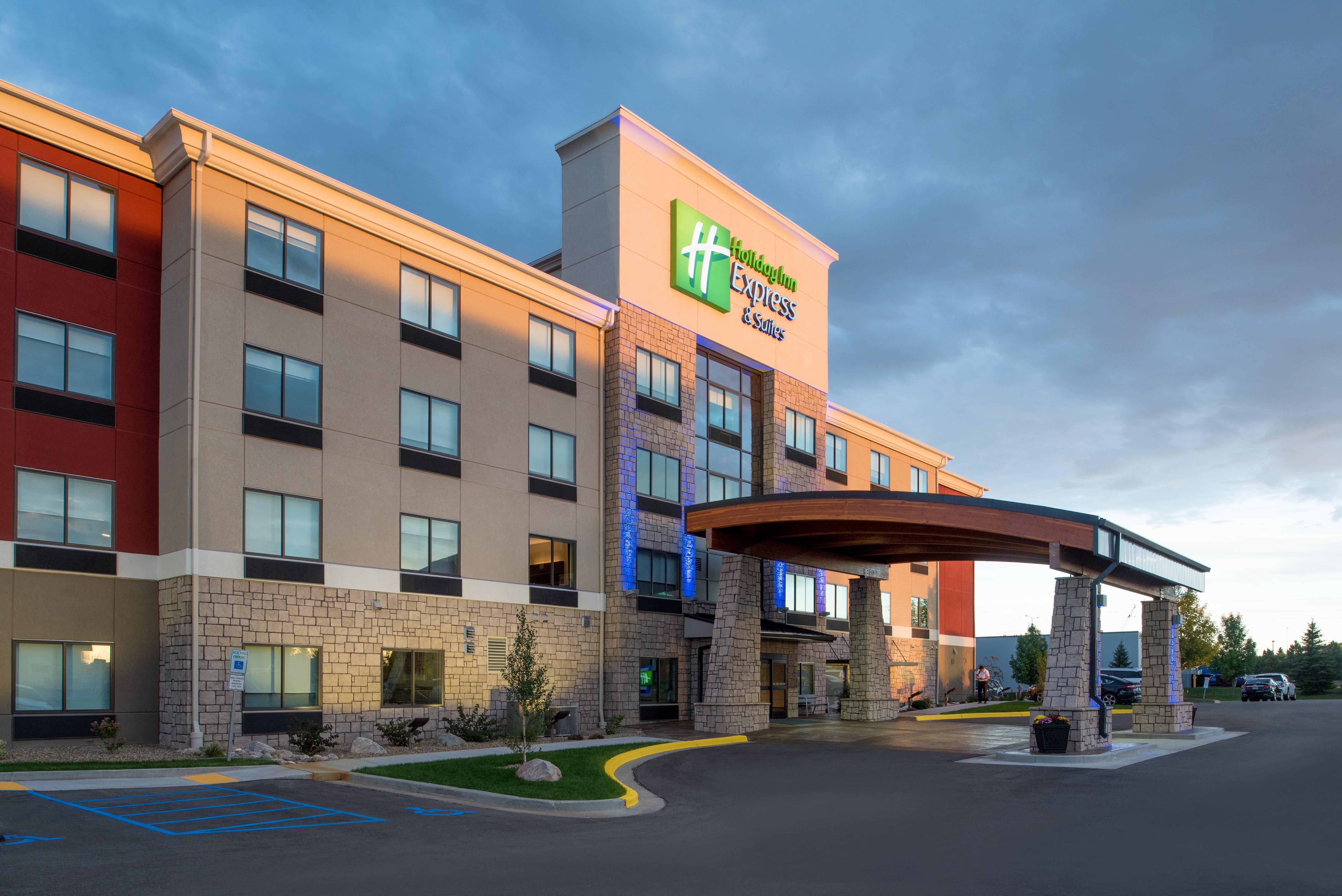 Holiday Inn Express Hotel & Suites Bismarck By Ihg מראה חיצוני תמונה