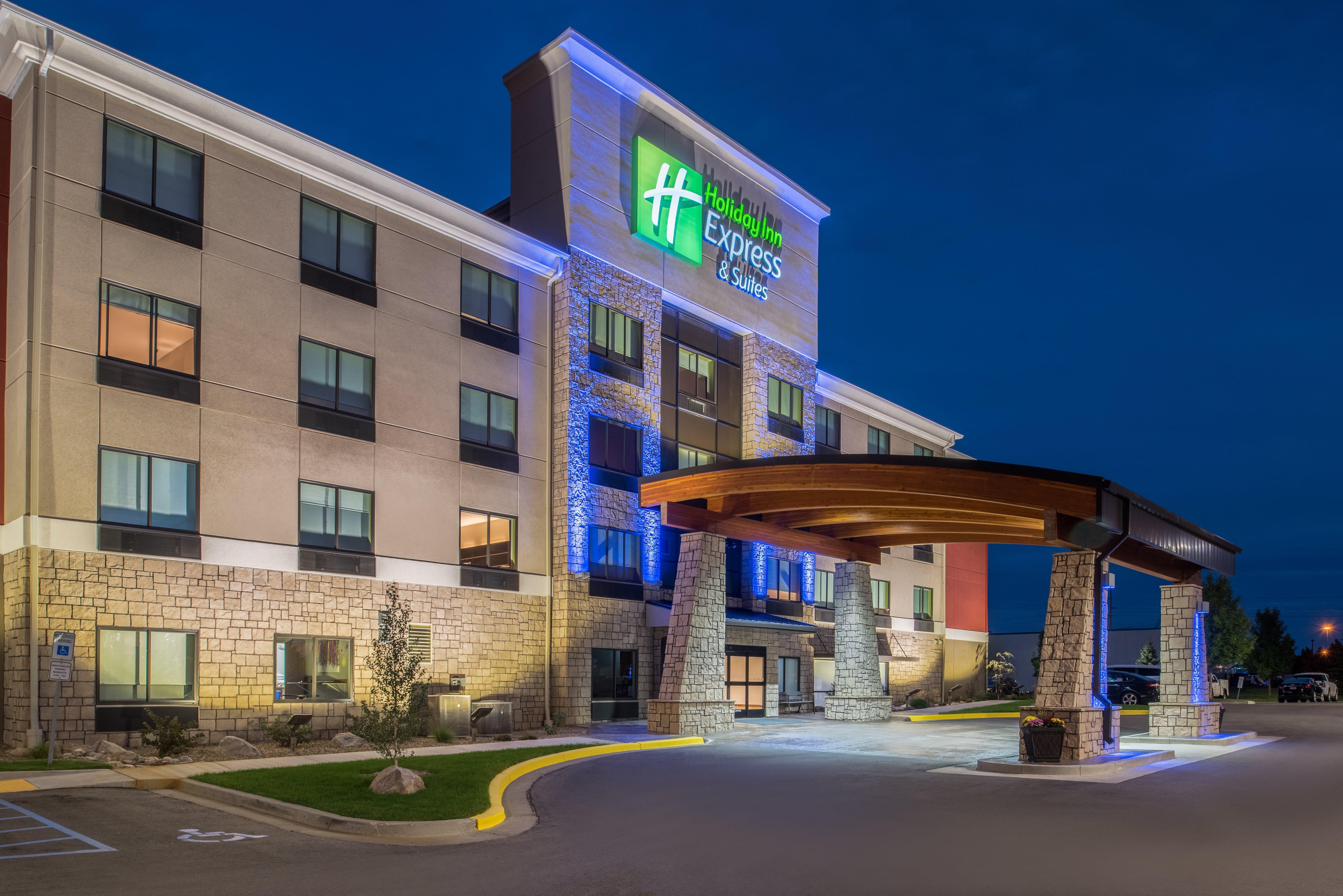 Holiday Inn Express Hotel & Suites Bismarck By Ihg מראה חיצוני תמונה