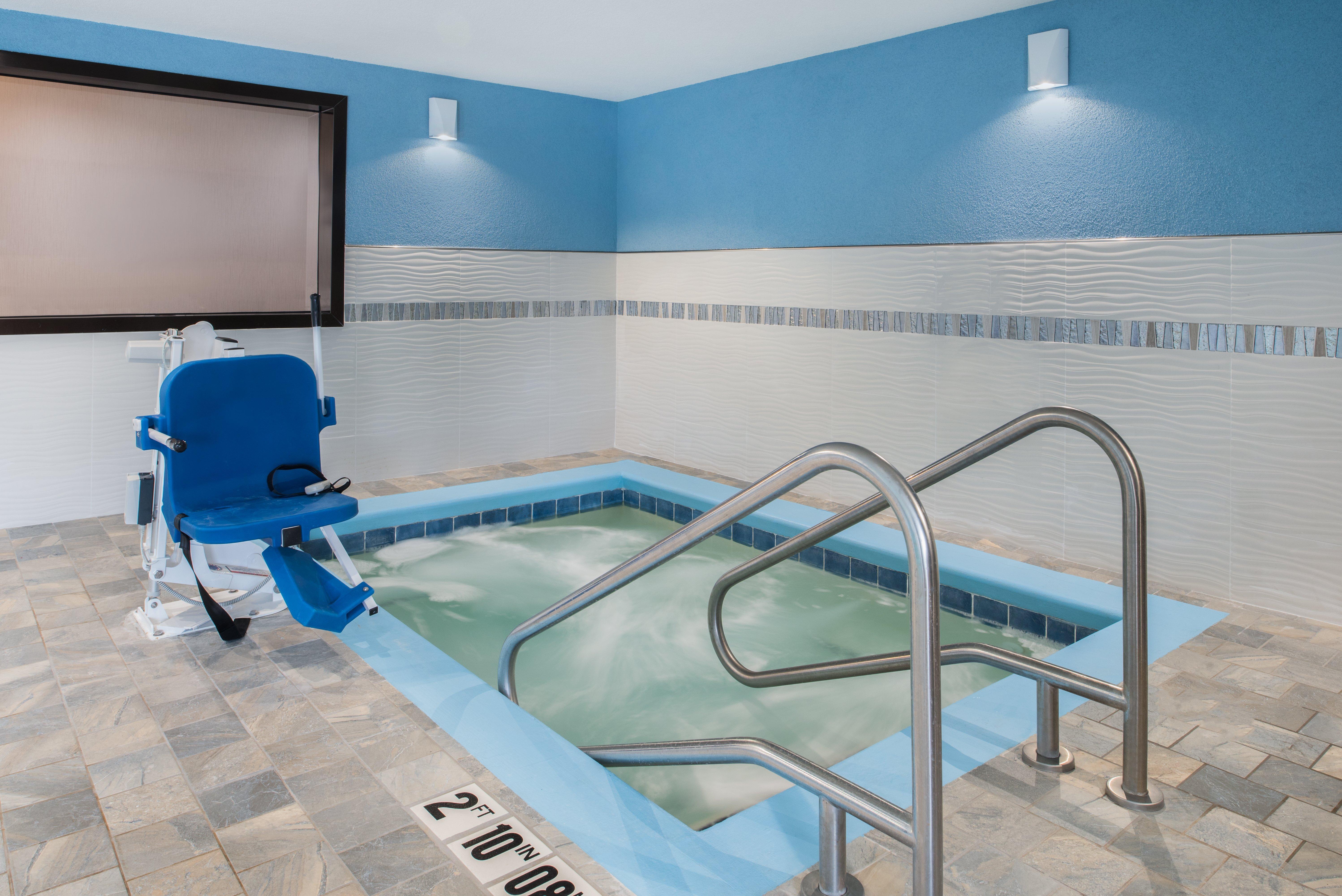 Holiday Inn Express Hotel & Suites Bismarck By Ihg מראה חיצוני תמונה