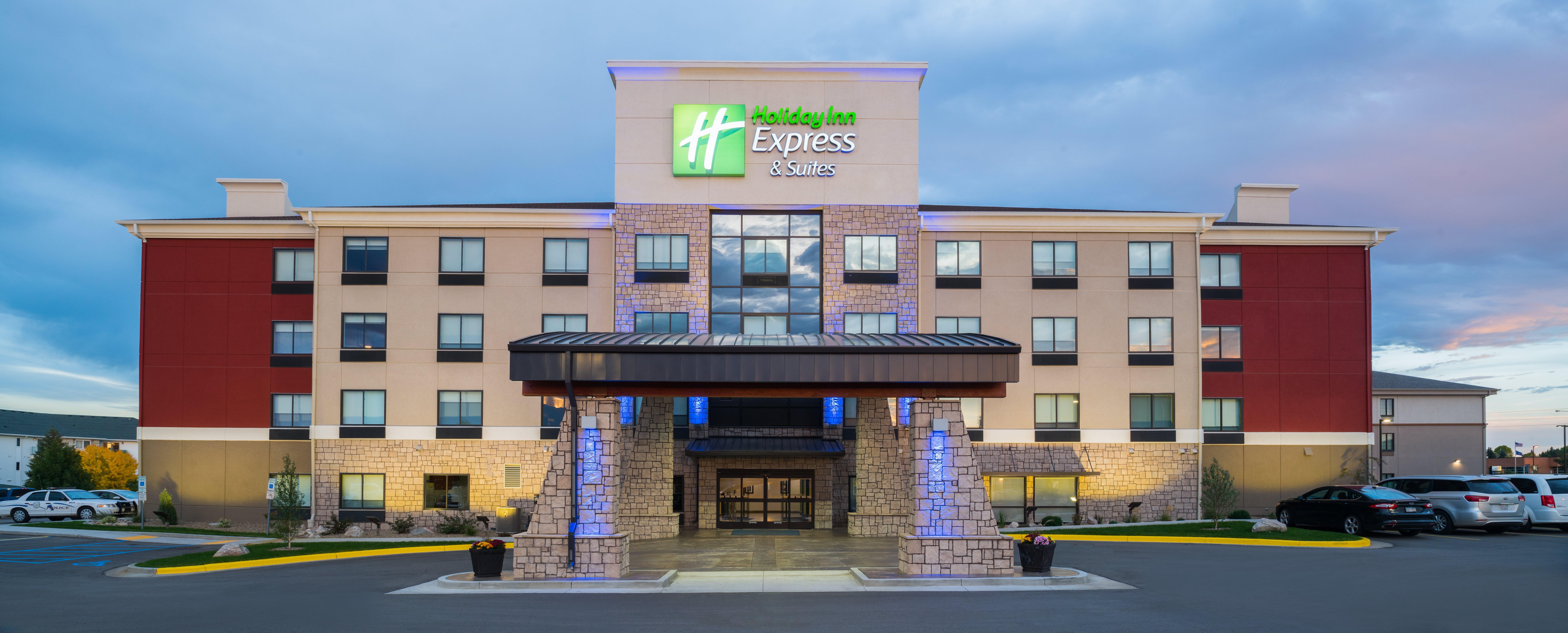 Holiday Inn Express Hotel & Suites Bismarck By Ihg מראה חיצוני תמונה