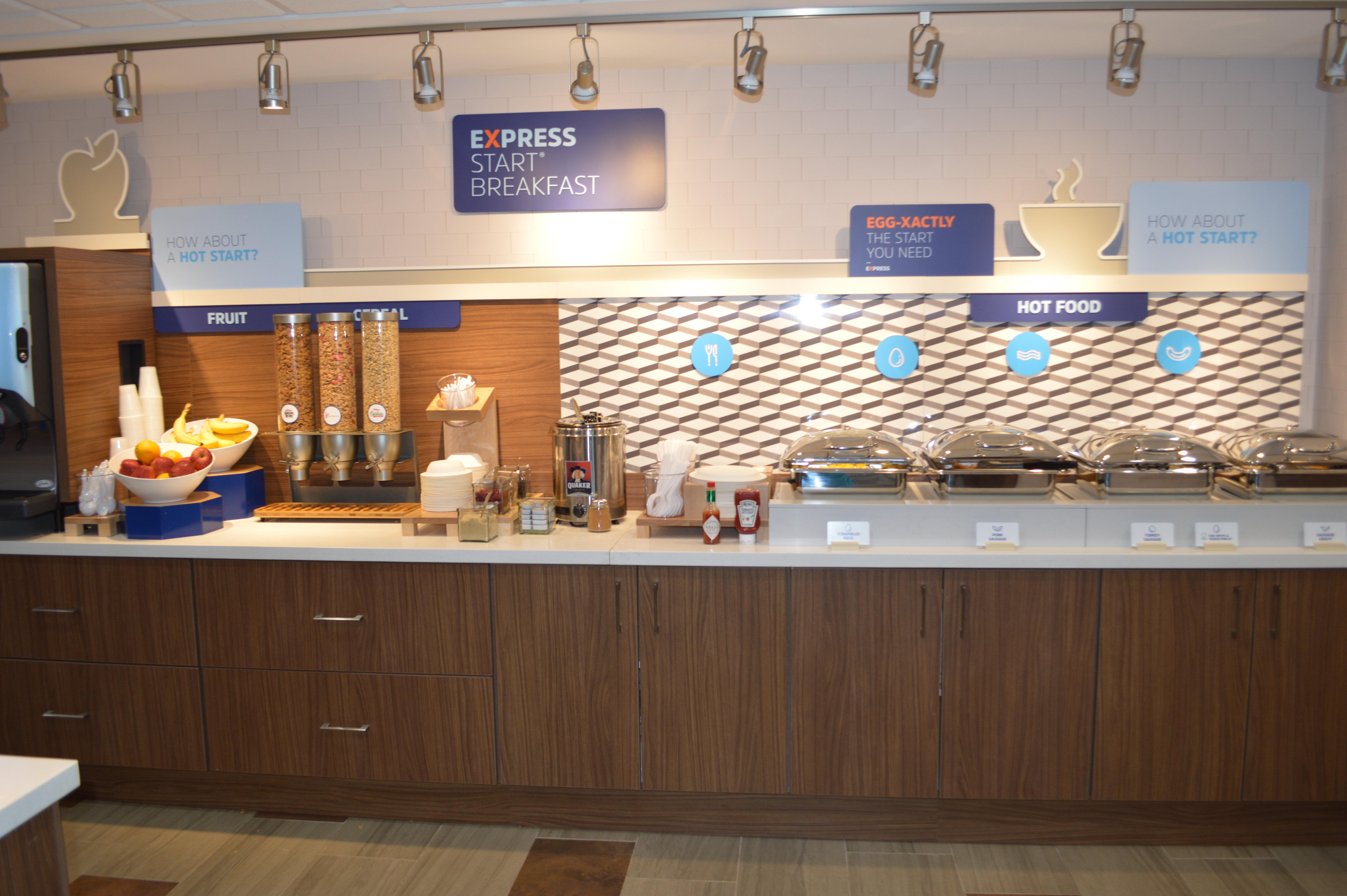 Holiday Inn Express Hotel & Suites Bismarck By Ihg מראה חיצוני תמונה