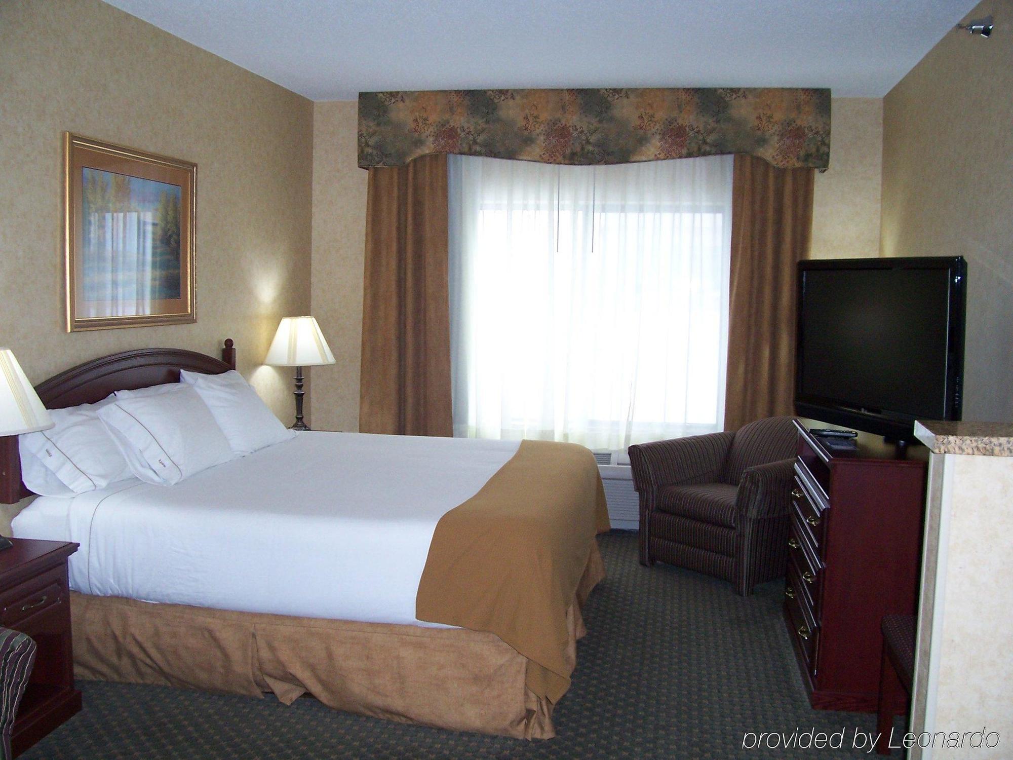 Holiday Inn Express Hotel & Suites Bismarck By Ihg חדר תמונה
