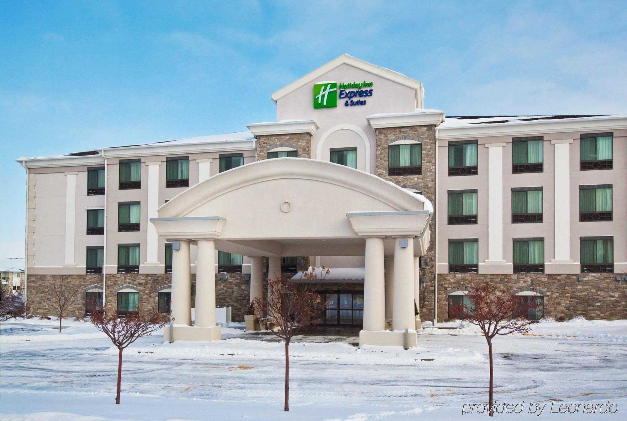 Holiday Inn Express Hotel & Suites Bismarck By Ihg מראה חיצוני תמונה