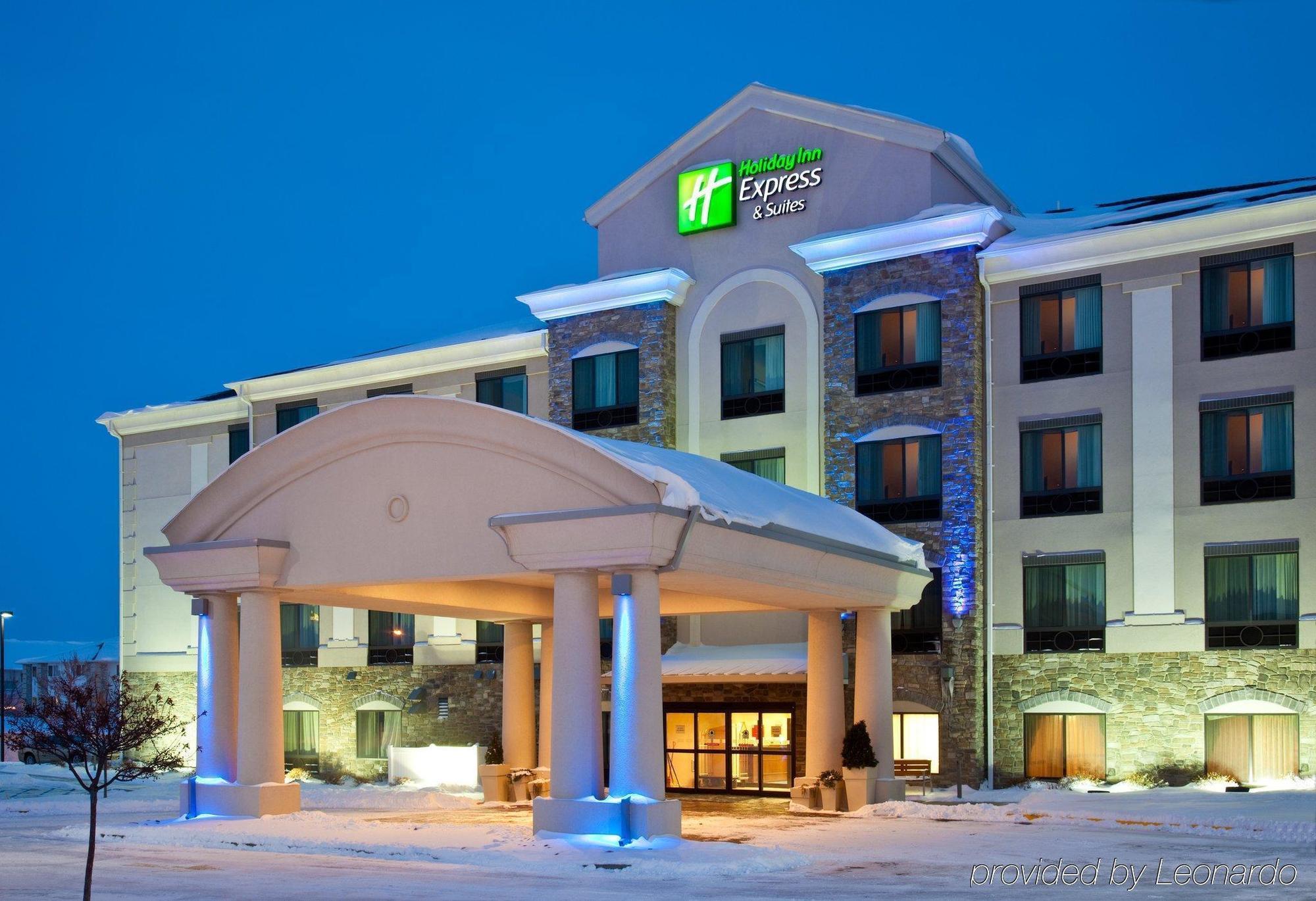 Holiday Inn Express Hotel & Suites Bismarck By Ihg מראה חיצוני תמונה